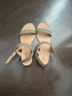 WILL CLEAN Call It Spring Olive Green Strappy Sandals
